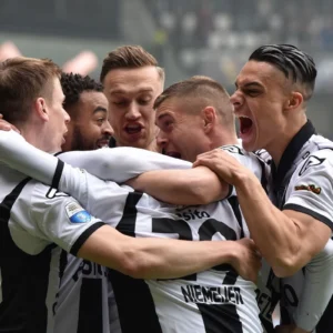 Heracles-Ado Den Haag juichende spelers