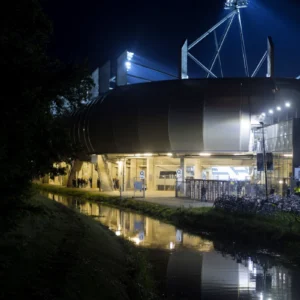 Heracles stadion zijkant