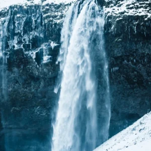 ToF Fotobehang natuur stromende waterval in blauwtinten
