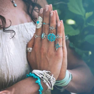 ToF Behang boho close-up van yoga vrouw met handen in namaste gebaar