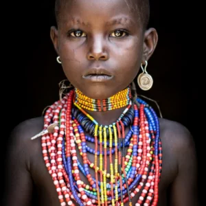 ToF Fotobehang cultuur portret van kleine jongen van Arbore-stam