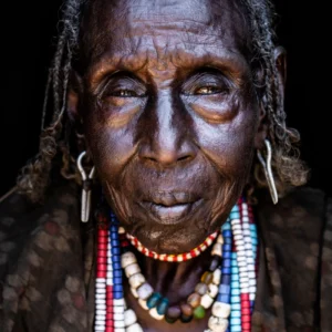 ToF Fotobehang cultuur portret van oude vrouw van Arbore-stam, Ethiopië