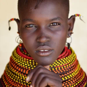 ToF Fotobehang cultuur mooie Turkana-vrouw met traditionele hoofdtooi en ketting
