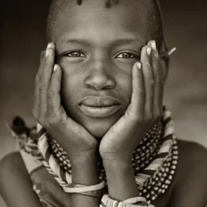 ToF Fotobehang cultuur jong Turkana-meisje met traditionele hoofdtooi