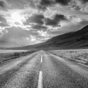 ToF Fotobehang landschap IJslandse weg zwart-wit