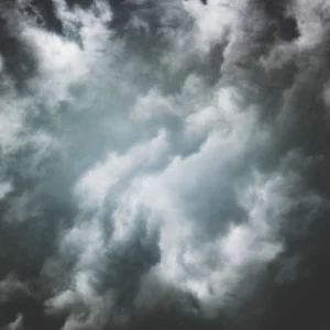 ToF Fotobehang zwart-wit lichte en donkere wolken