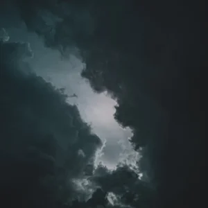 ToF Fotobehang zwart-wit donkere wolken aan de hemel