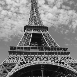 ToF Behang zwart-wit Eiffeltoren vanaf onderen gezien, Parijs
